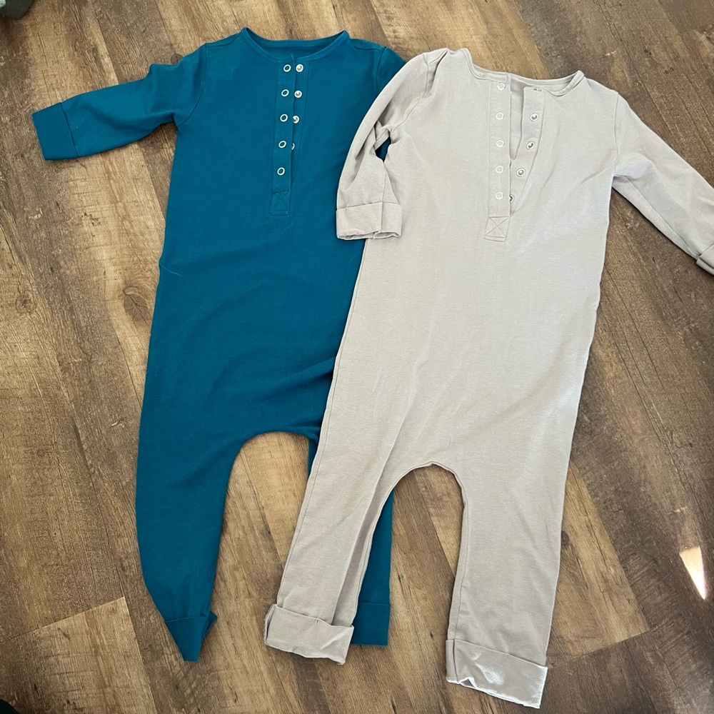 TWO Essential Rags 3/4 sleeve